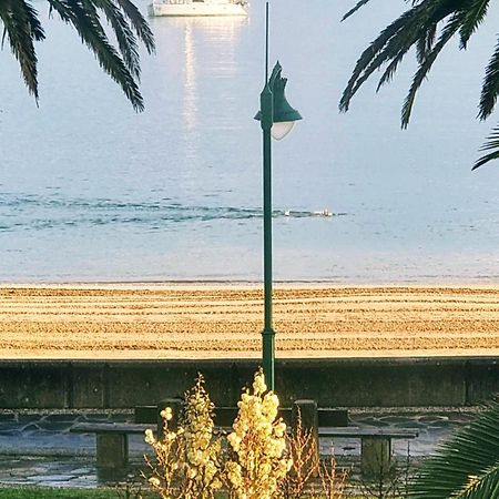 Apartmán Precioso Atico Frente A La Playa De Santa Cristina A Coruña Exteriér fotografie